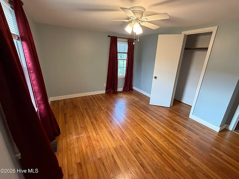 806 Grimes Rd — Photo 5