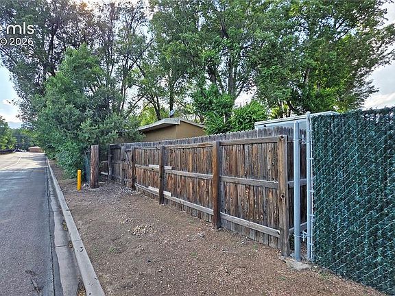5th image of 537 Crockett Ln