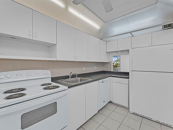 5th image of 4500 N Federal Highway #371H
