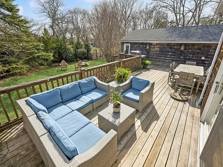 56 Madison Dr — Photo 10