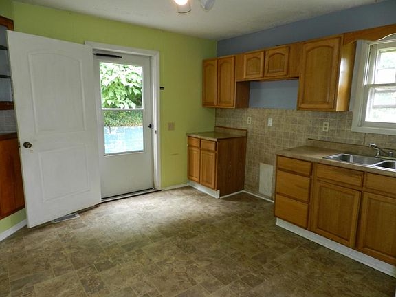 4th image of 1209 Harrison Ave