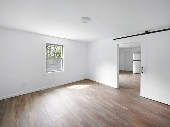3rd image of 4220 Skyline Dr #B