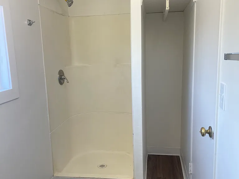 221 Raymond St #8 — Photo 4