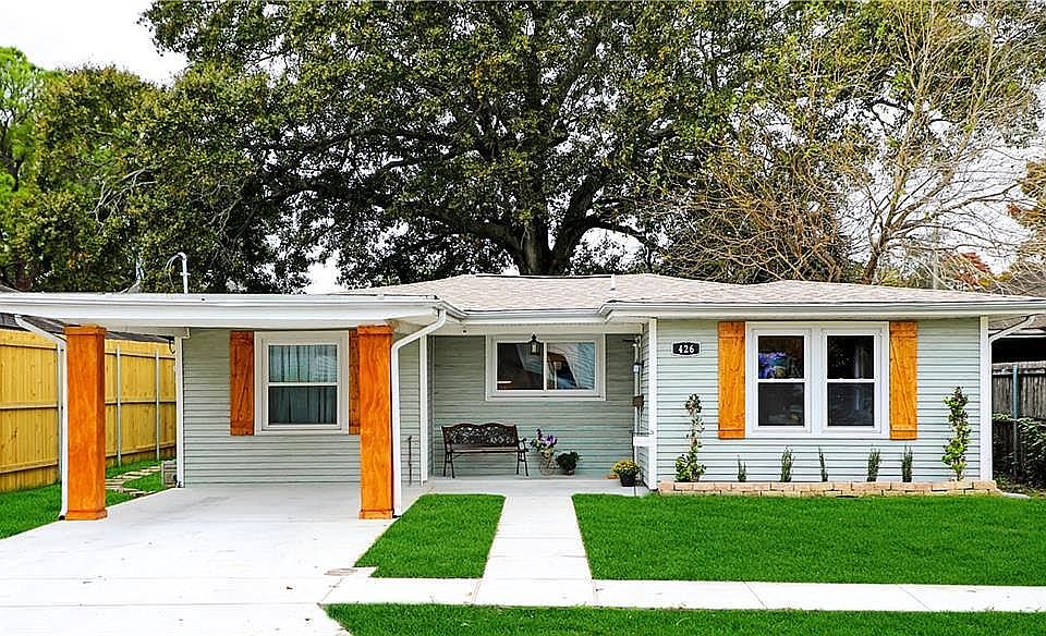 1st image of 426 Oaklawn Dr