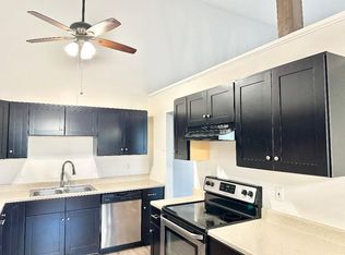 303 Shawnee Trl, Shakopee, MN 55379