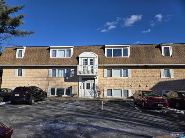 89 Kansas St, Hackensack, NJ 07601