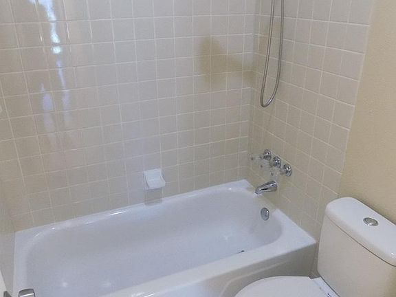 4th image of 10401 High Hollows Dr