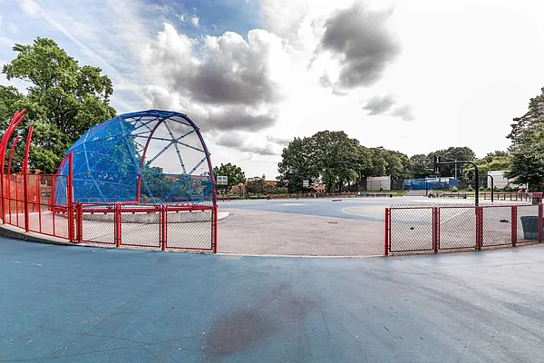 Sold by Keller Williams Realty Landmark | media 15