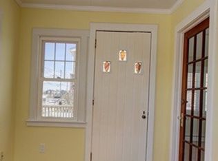 11 Lee Pl, Amity Harbor, NY 11701