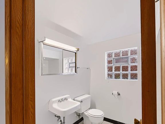 3rd image of 6128 S Kilpatrick Ave #1