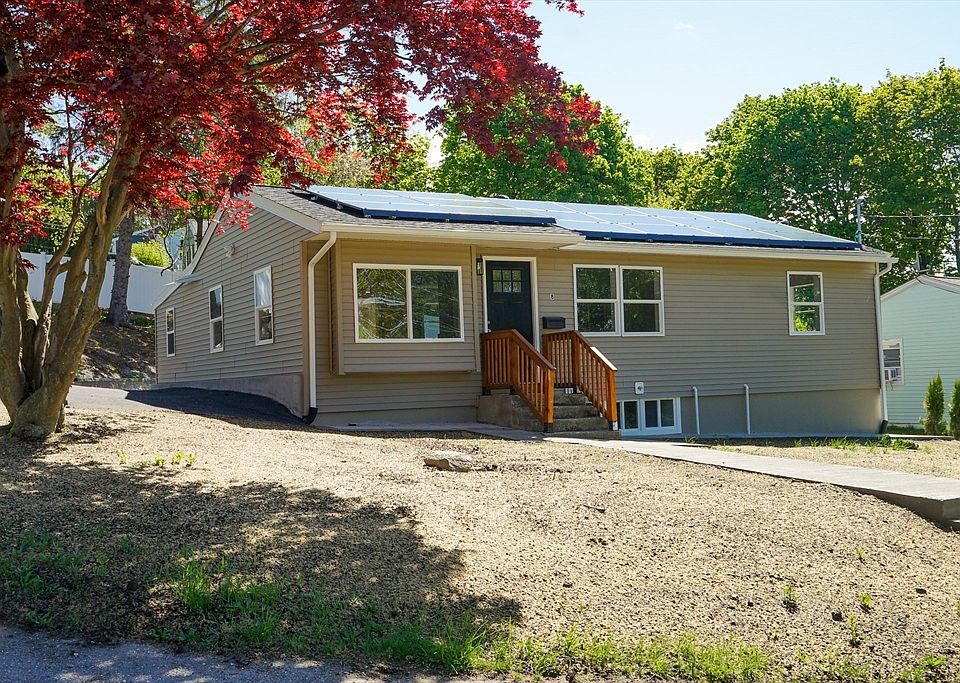 1st image of 8 Sussex Ln
