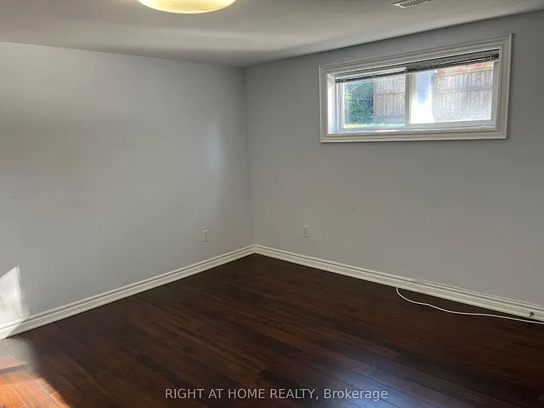 86 Langside Ave — Photo 4