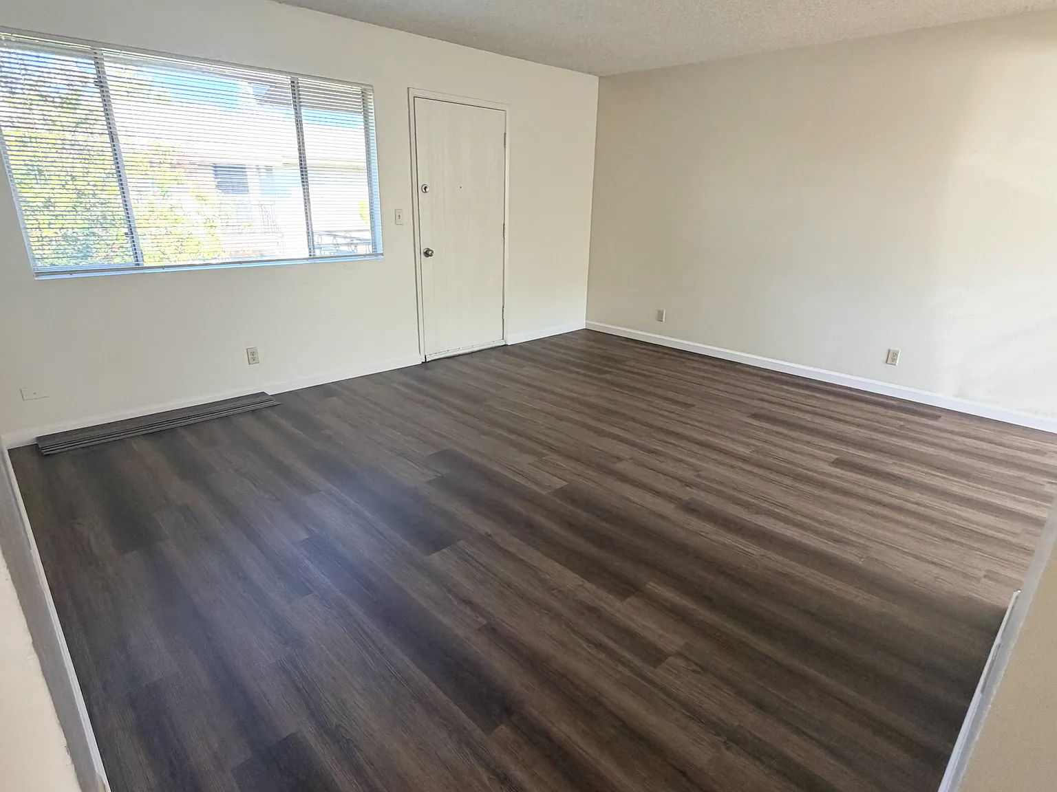 4282 E Dayton Ave — Photo 4