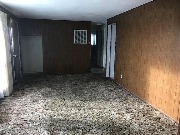 3rd image of 1315 Royal Ave