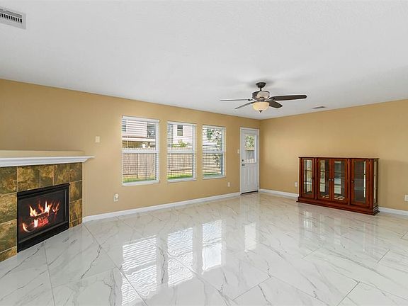 4th image of 3318 Apple Dale Dr