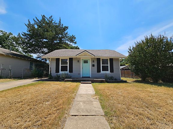 2nd image of 2830 Gladstone Dr