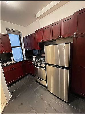 1st image of 25 Thompson St APT 18