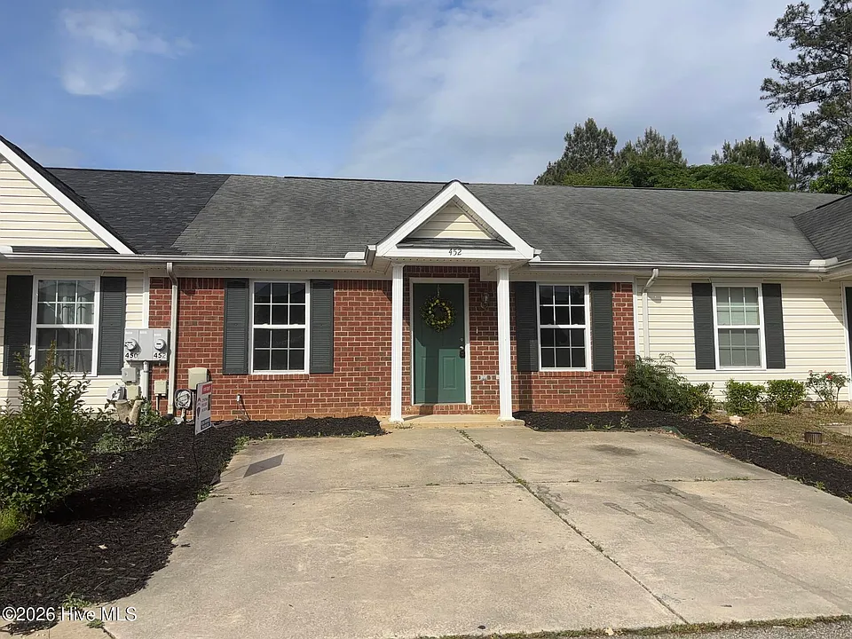 452 Flowing Creek Dr