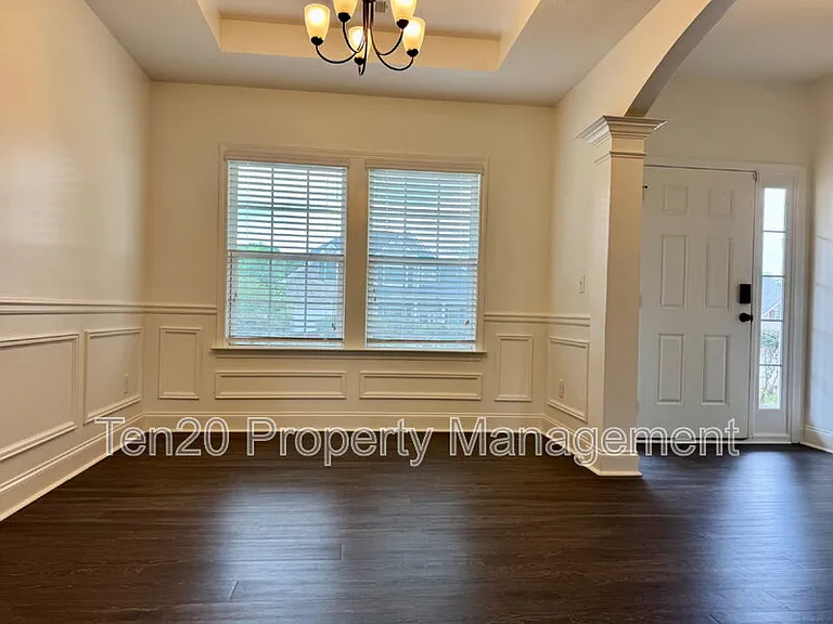 5037 Lexington Ln — Photo 17