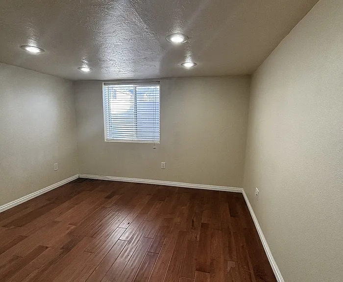 157 N 400 W — Photo 10