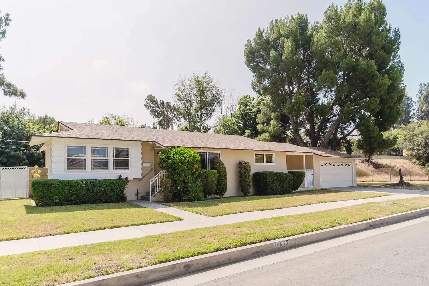4 bed, 1166 sqft, $4,800 — Photo 3