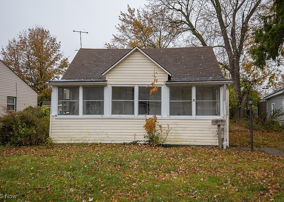 1st image of 254 E 315th St