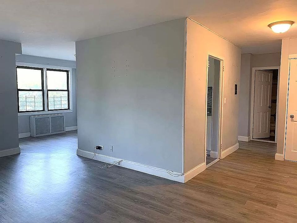 2nd image of 3555 Bruckner Blvd APT 3A