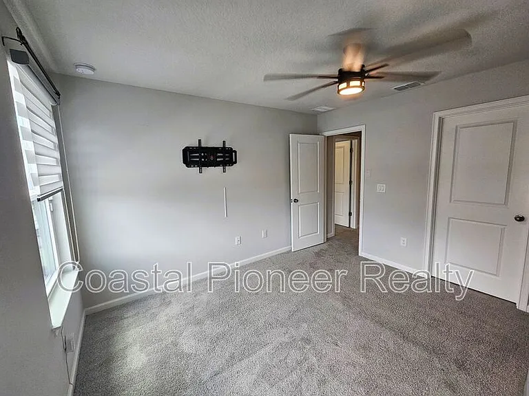 19403 Blue Pond Dr — Photo 37