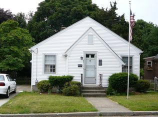24 Cavalry St, Cranston, RI 02920