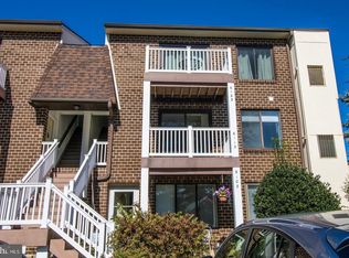 6113 Hilltop Dr, Brookhaven, PA 19015