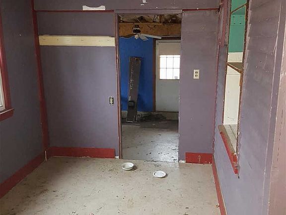 5th image of 520 Center St