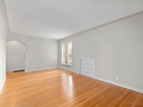 3rd image of 5841 Lindenwood Ave APT 2W
