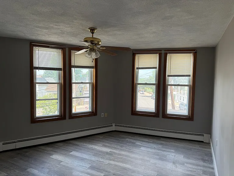 781 Winthrop Ave — Photo 19