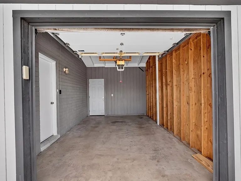 4720 N Miller Rd — Photo 40