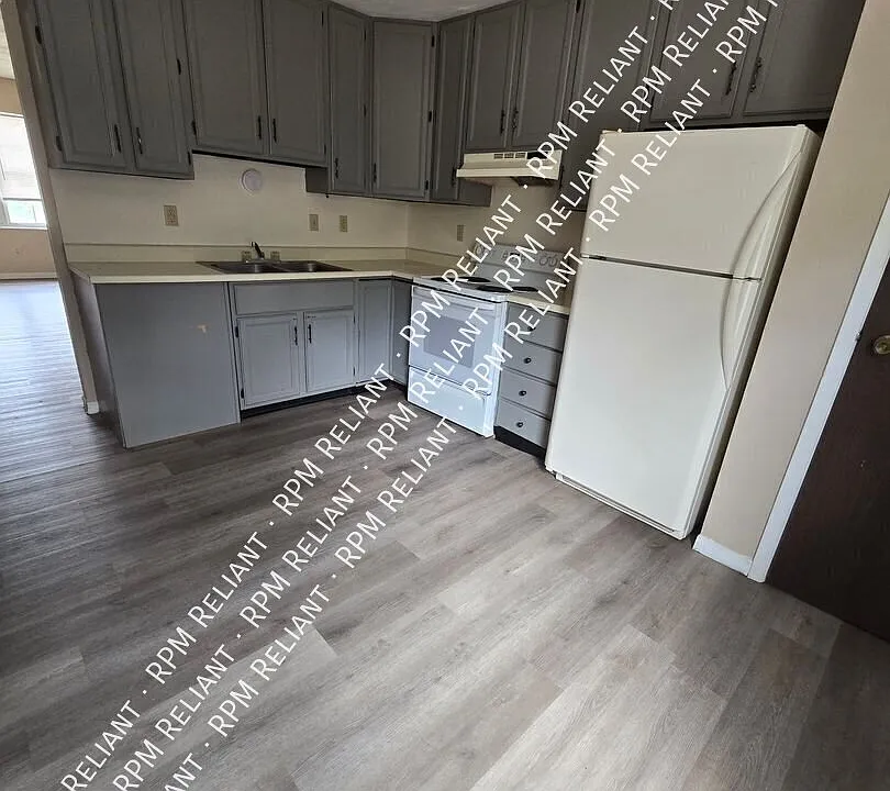 5401 Collier Ln #C