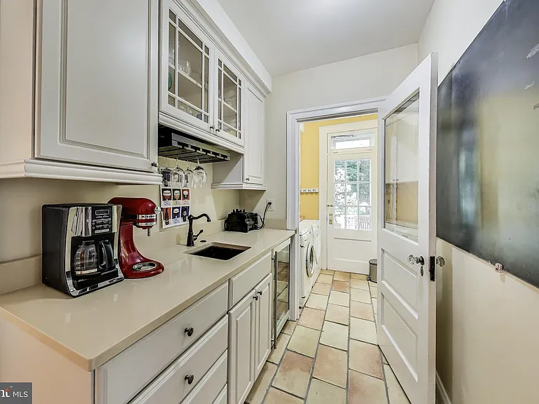 5809 Grosvenor Ln — Photo 13