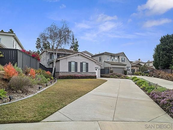 3rd image of 1587 Clifftop Ave