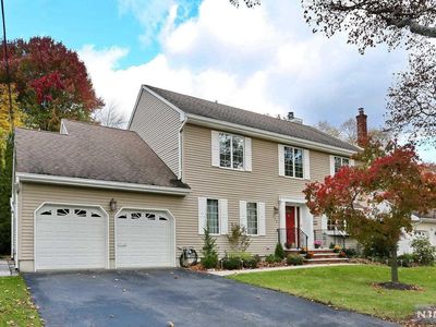 775 Arbor Rd, Paramus, NJ, 07652