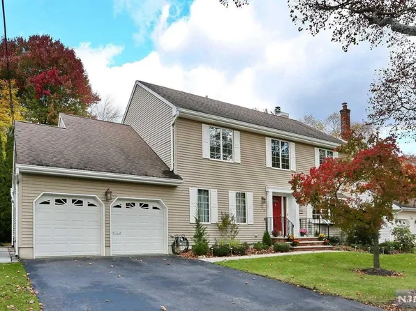 775 Arbor Rd, Paramus, NJ 07652