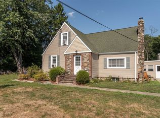 186 Sunset Dr, Wappingers Falls, NY 12590
