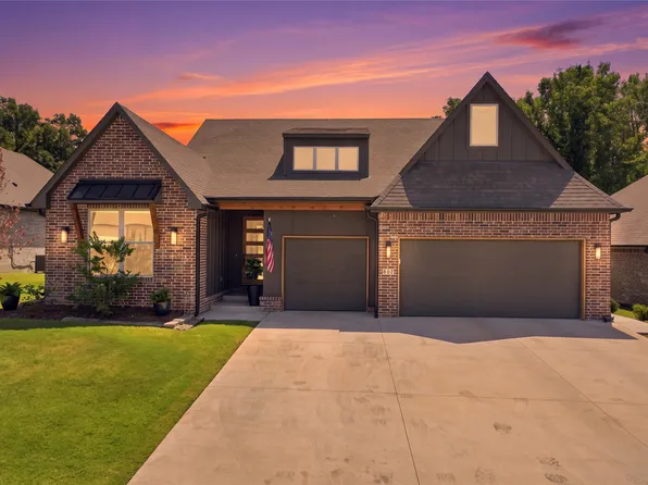 807 E Jacksonville St, Broken Arrow, OK 74012