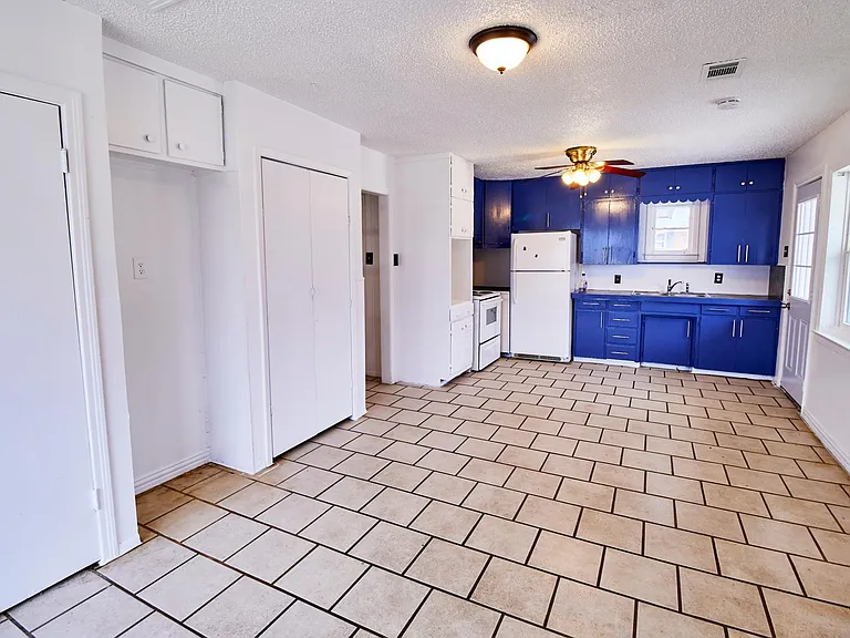 1504 Sherman Dr #701 — Photo 3