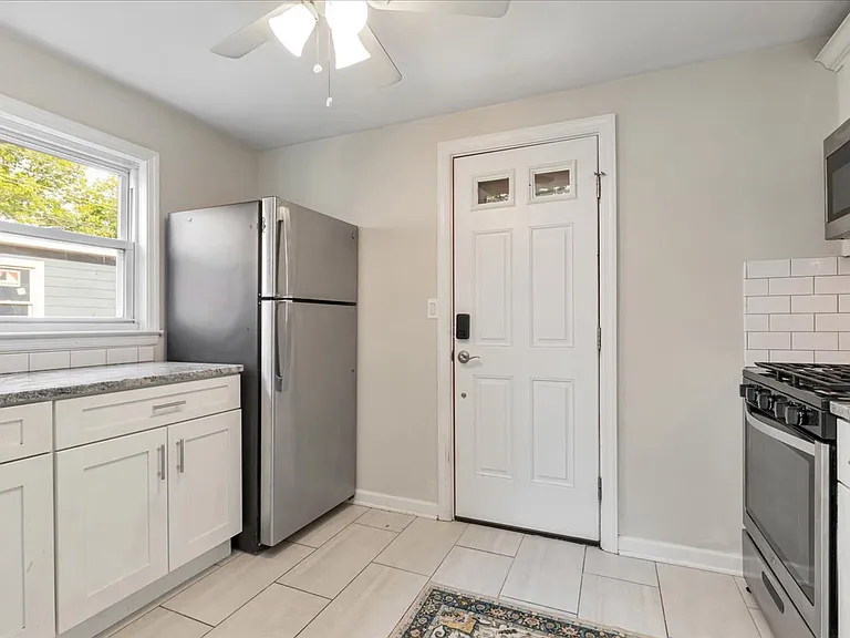 609 Willow Ave #1 — Photo 1