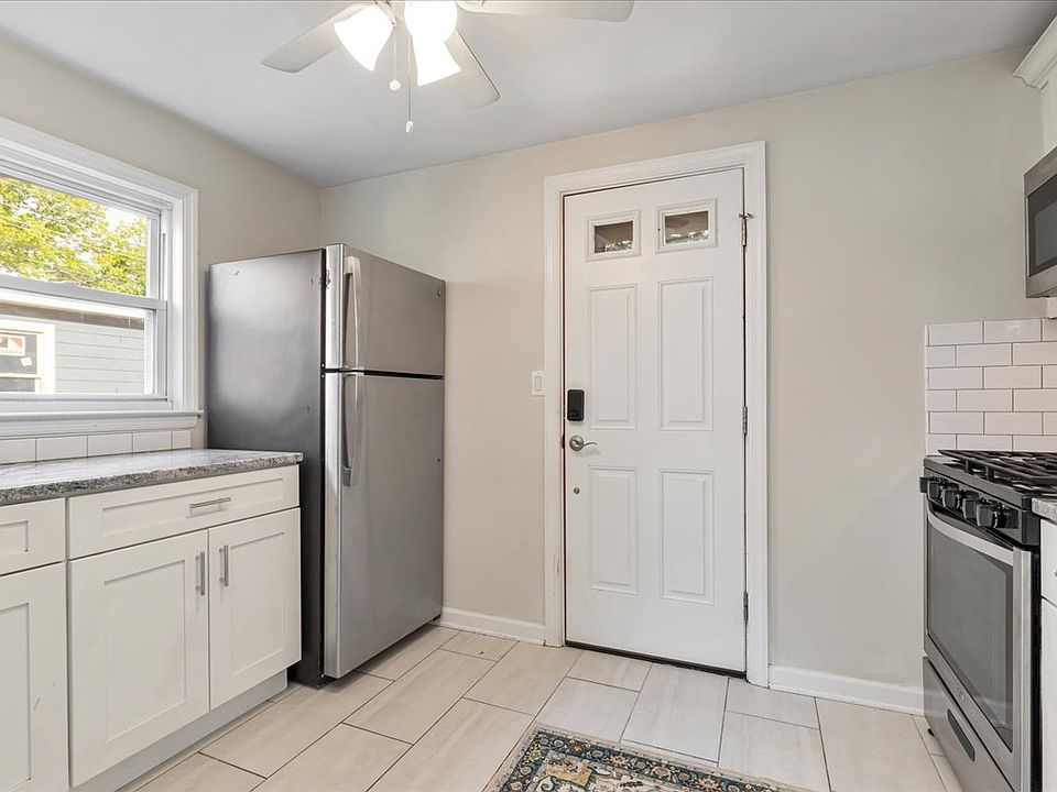 1st image of 609 Willow Ave Floor 1