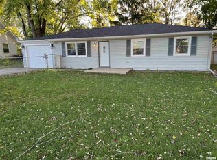 614 N Depot St, Altona, IL 61414