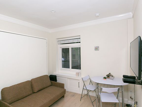 3rd image of 733 Bush St #100L