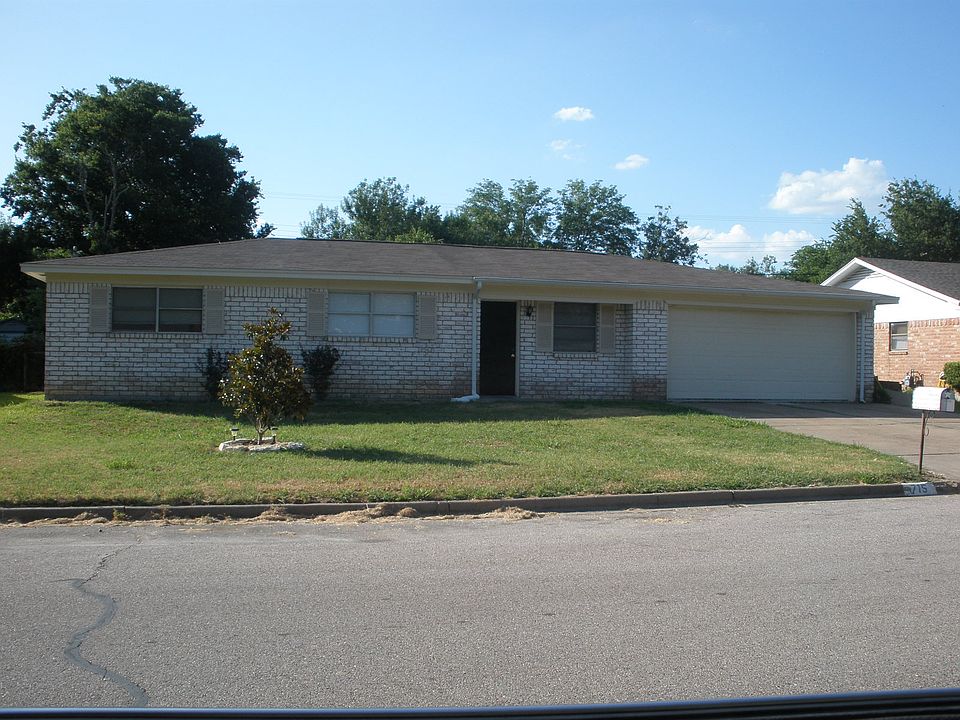 1st image of 715 W Billington Dr