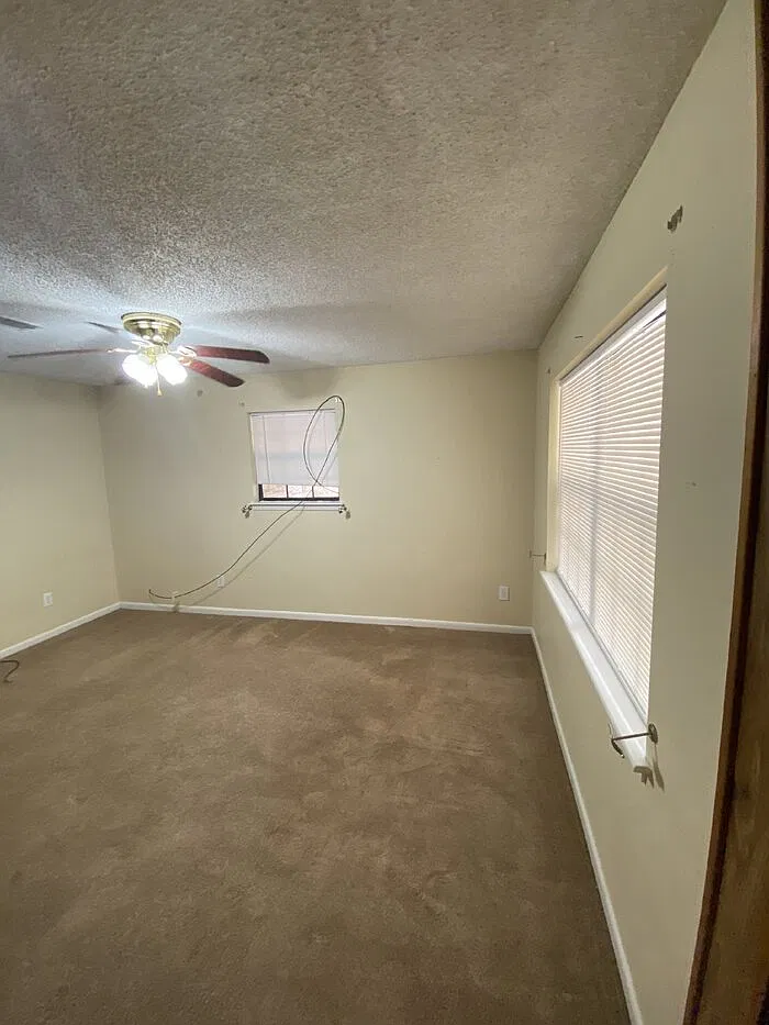 3 bed, 2.0 bath, $900 — Photo 2