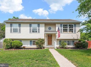 7797 Catherine Ave, Pasadena, MD