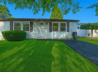 25 Limetree Dr, Manorville, NY 11949